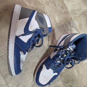 Nike Air Jordan 1 Mid - White, Blue & Gray